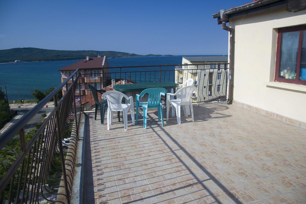 Paunovi Guest House Primorsko Exterior foto