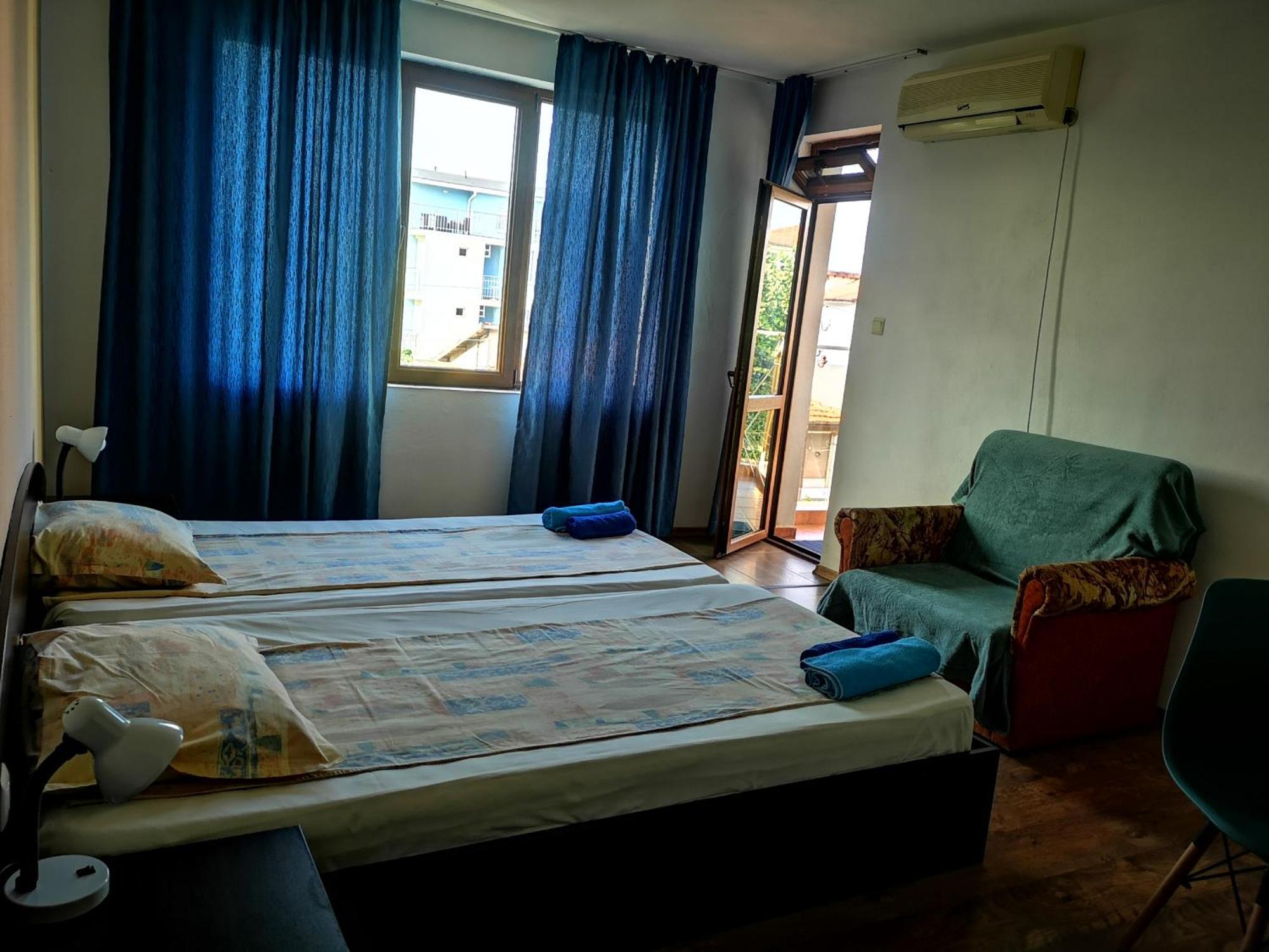Paunovi Guest House Primorsko Habitación foto